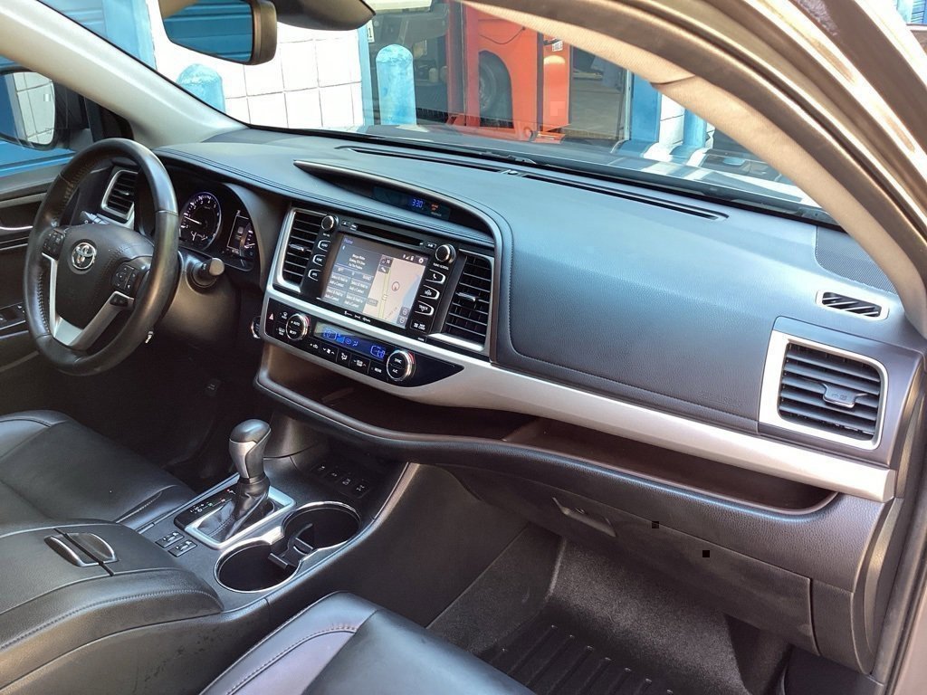 Used 2019 Toyota Highlander XLE image 31