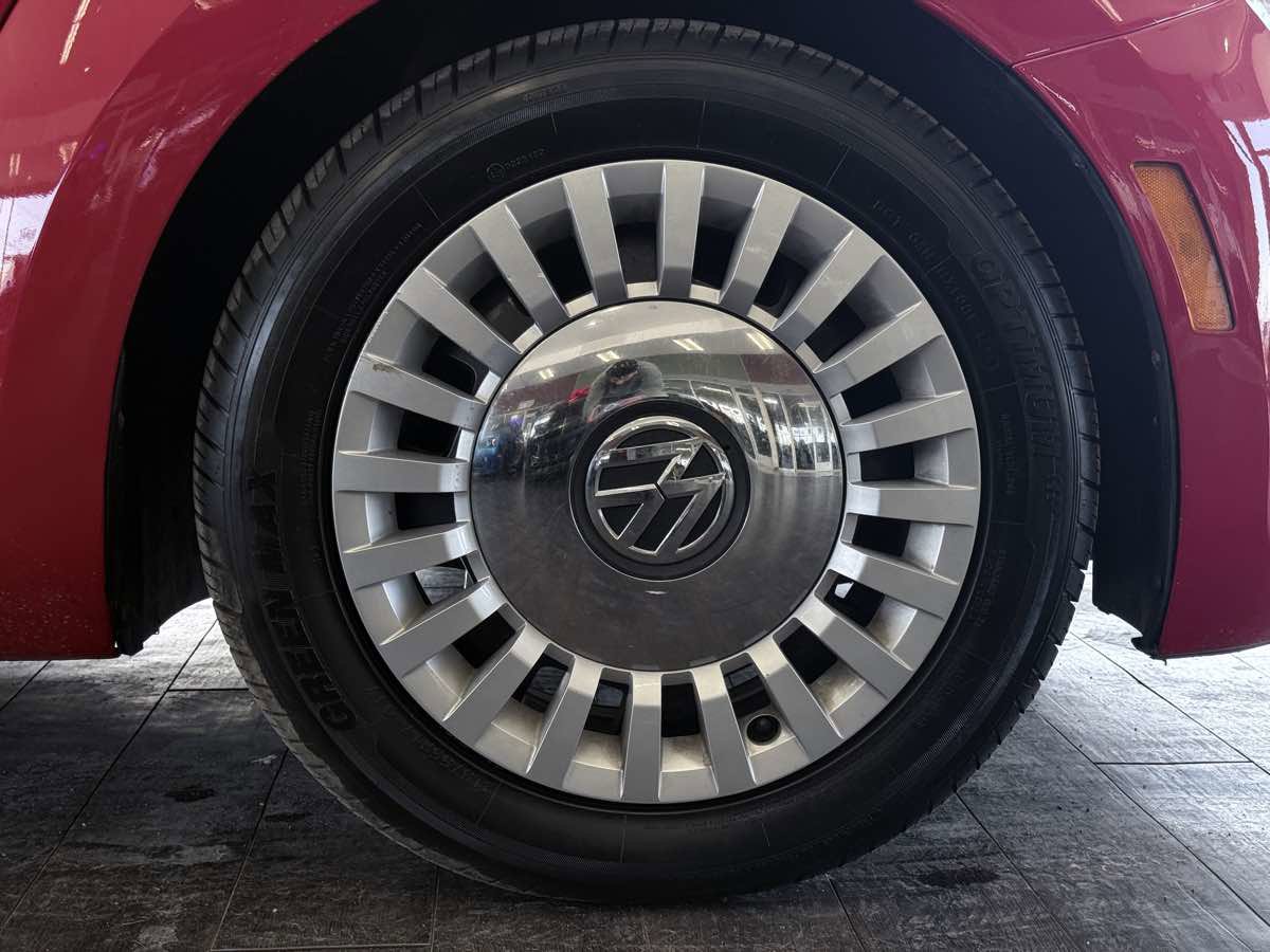 Used 2013 Volkswagen Beetle 2.5 image 35