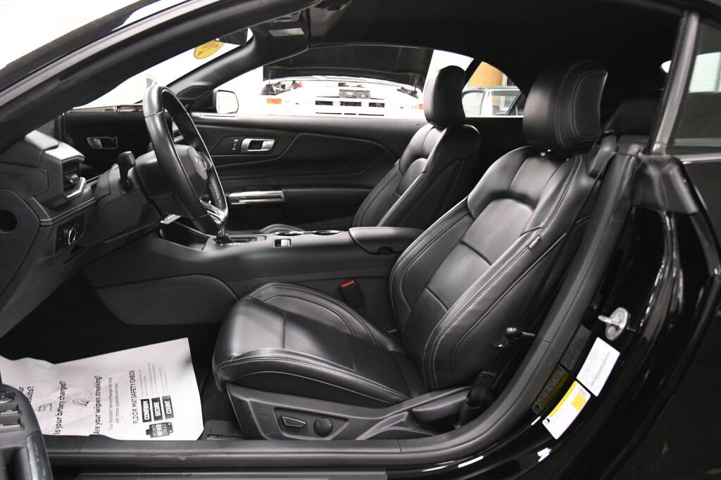 Used 2025 Ford Mustang Premium RWD image 10