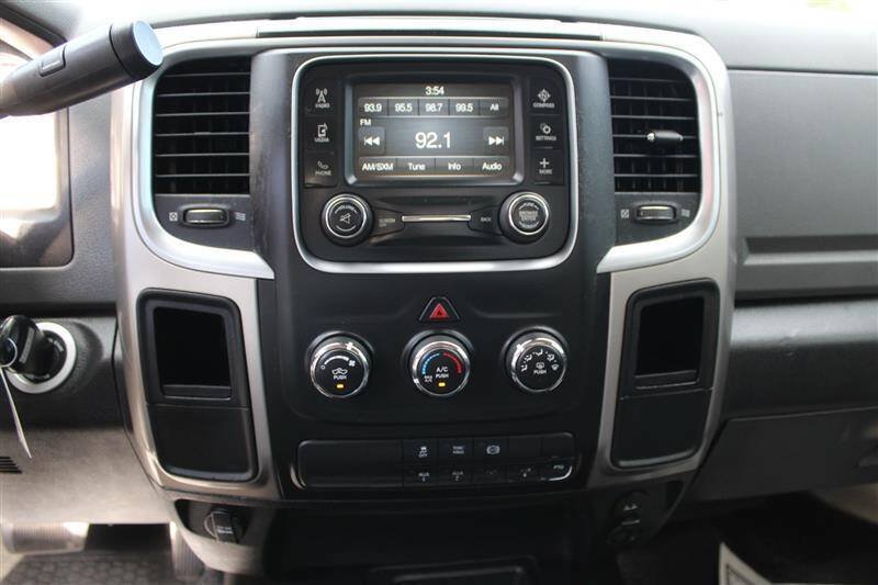 Used 2018 RAM 5500 4x4 Regular Cab image 18