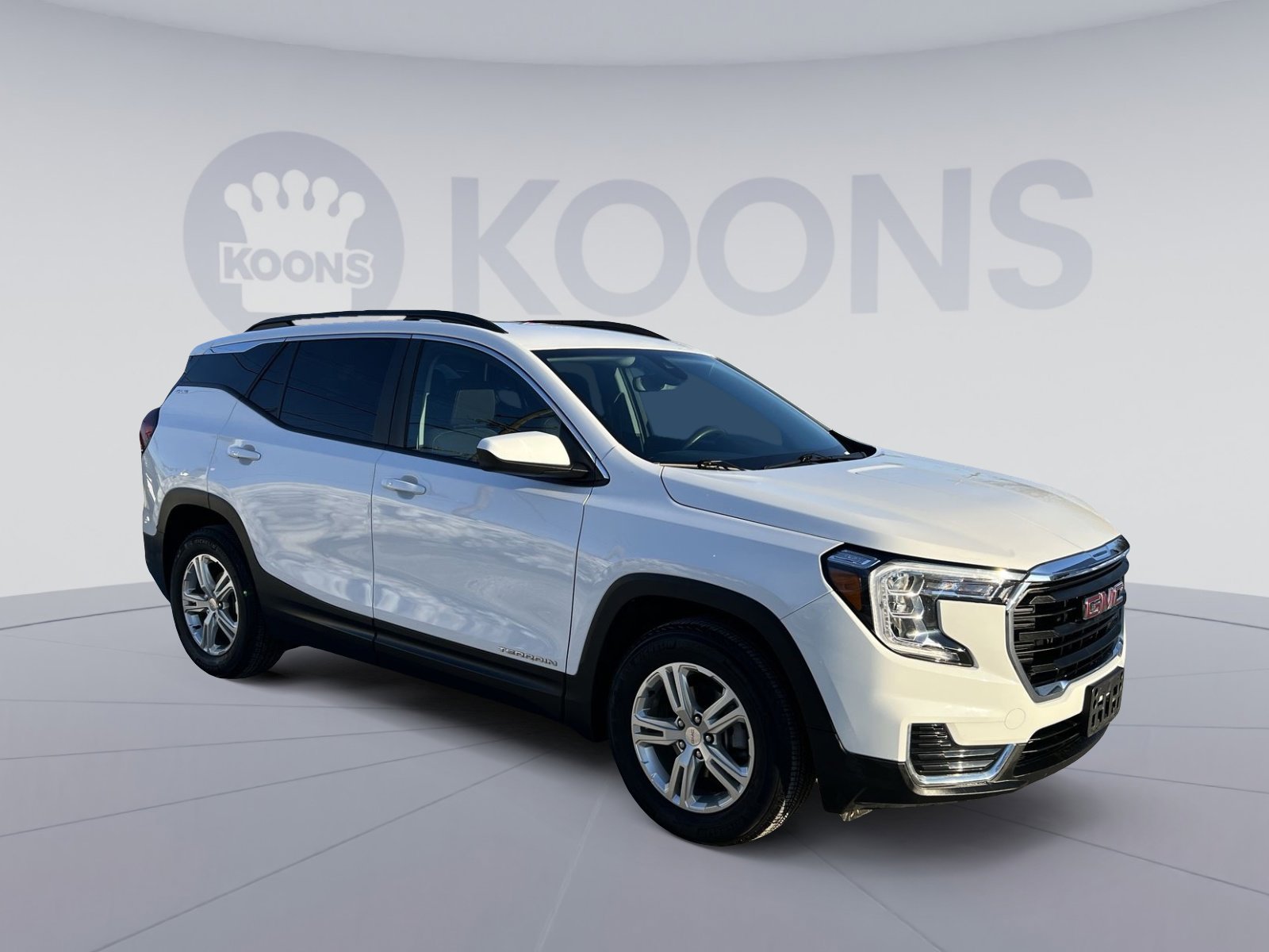 Used 2022 GMC Terrain SLE w/ Driver Convenience Package image 10