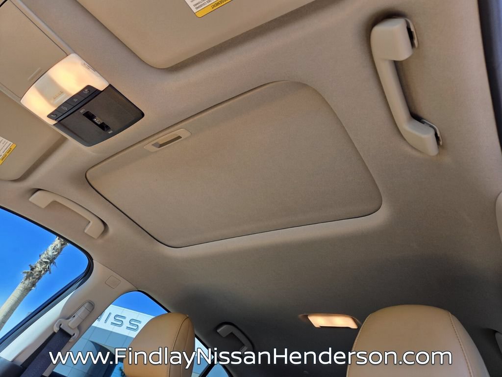 Used 2025 Nissan Sentra SV w/ SV Premium Package FWD image 11