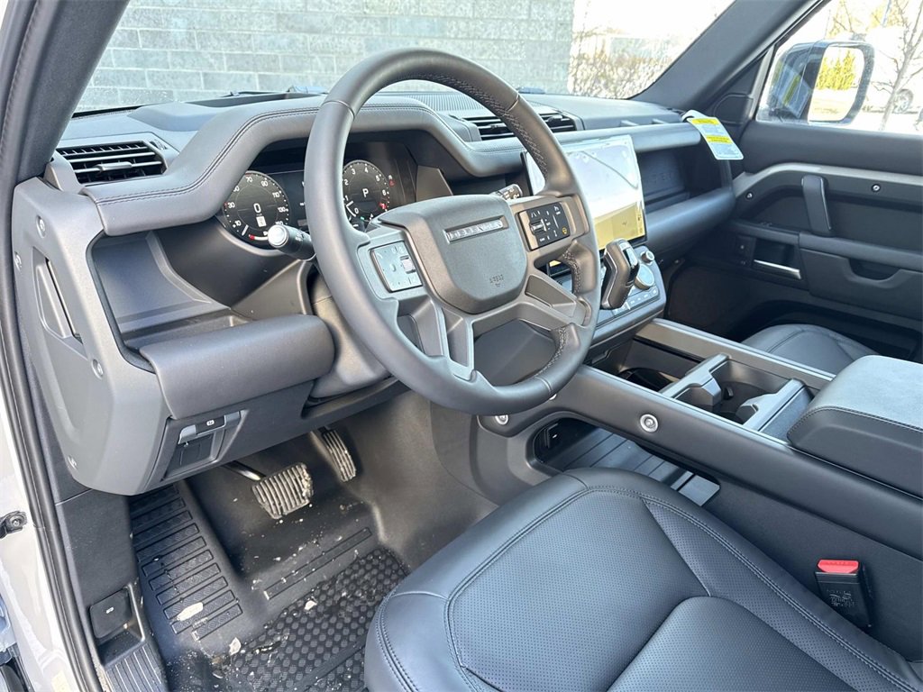 New 2026 Land Rover Defender 110 X-Dynamic SE image 19