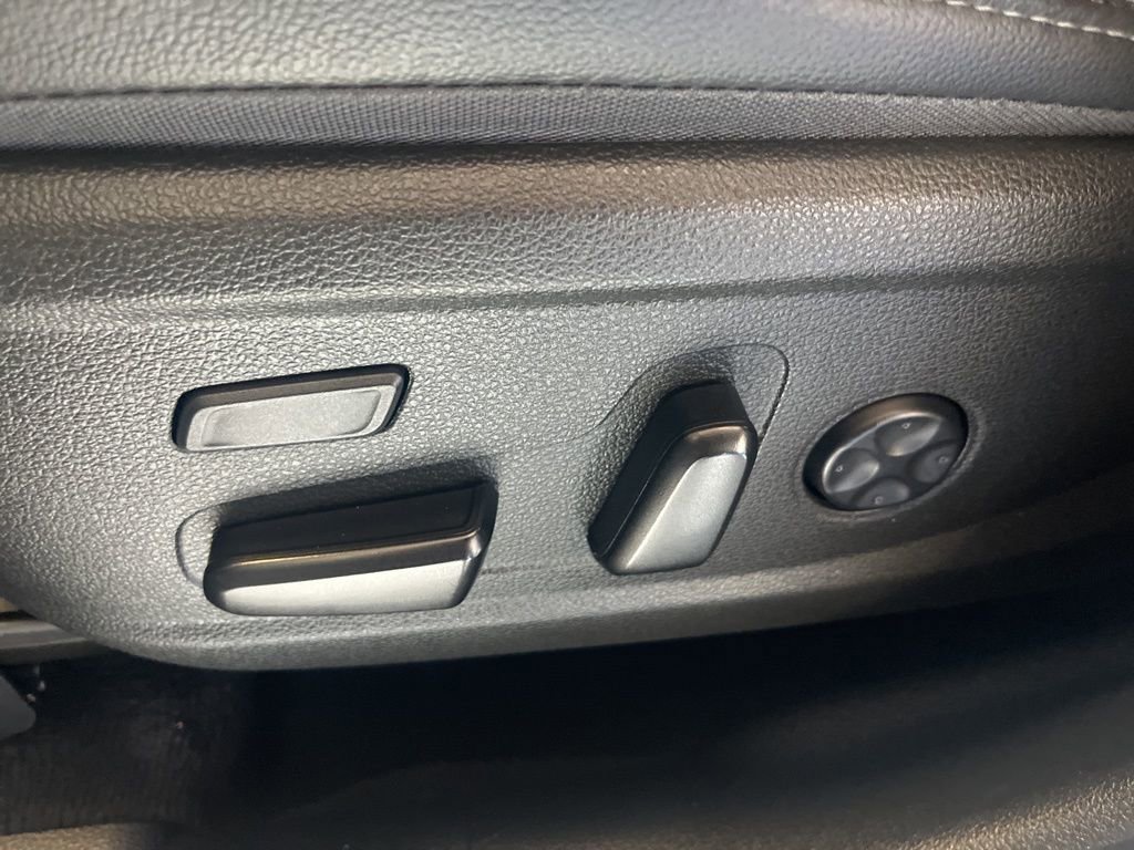 Used 2023 Hyundai Santa Fe Limited AWD/4WD image 18