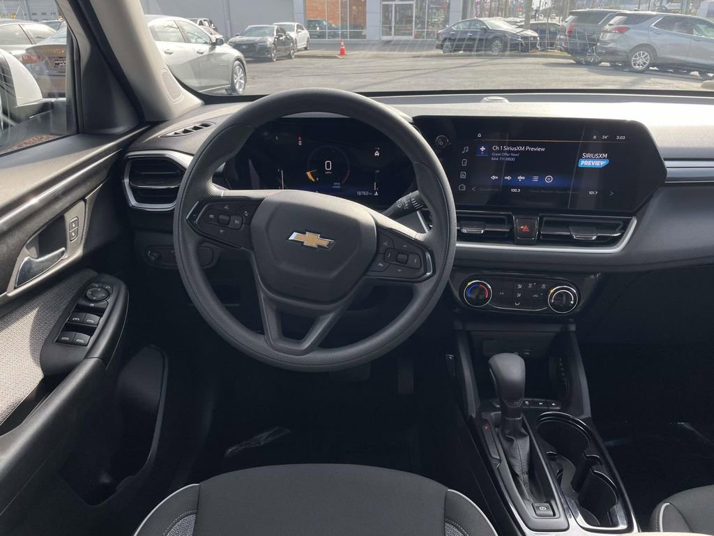 Used 2025 Chevrolet TrailBlazer LT image 26