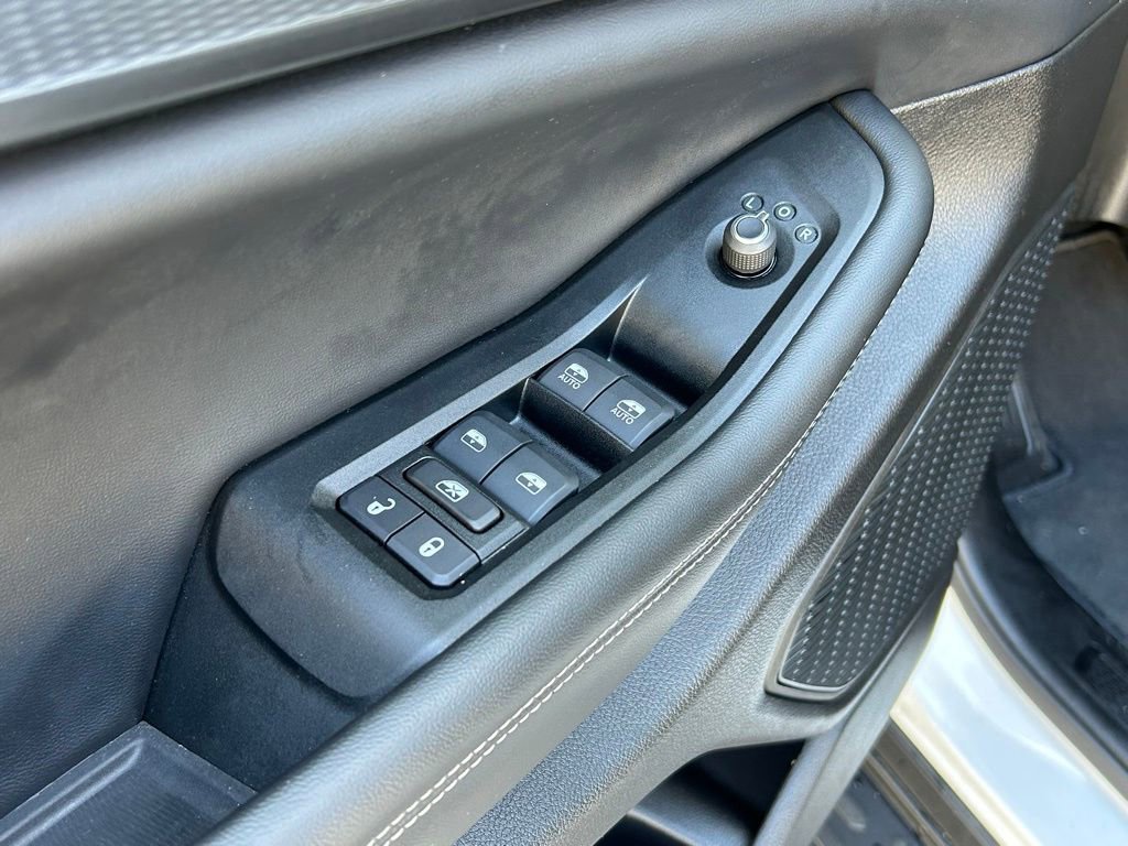 Certified 2024 Jeep Grand Cherokee Altitude image 48