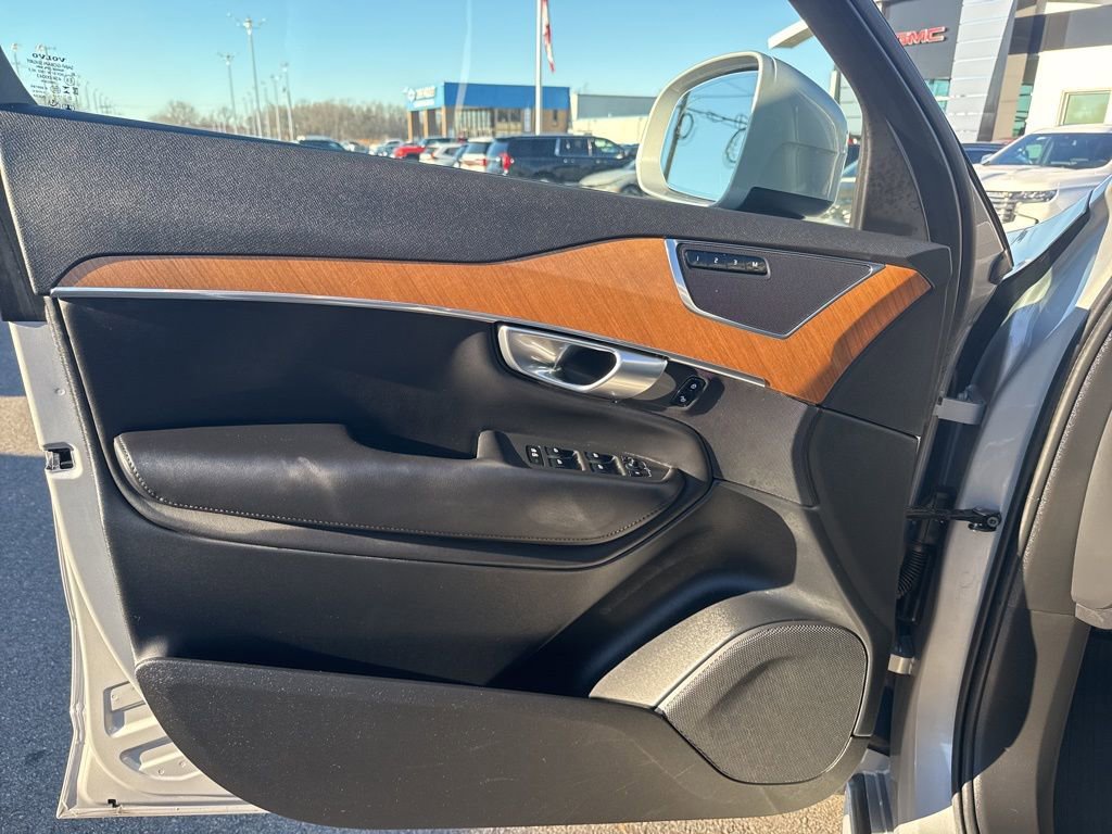 Used 2024 Volvo XC90 B5 Plus image 29