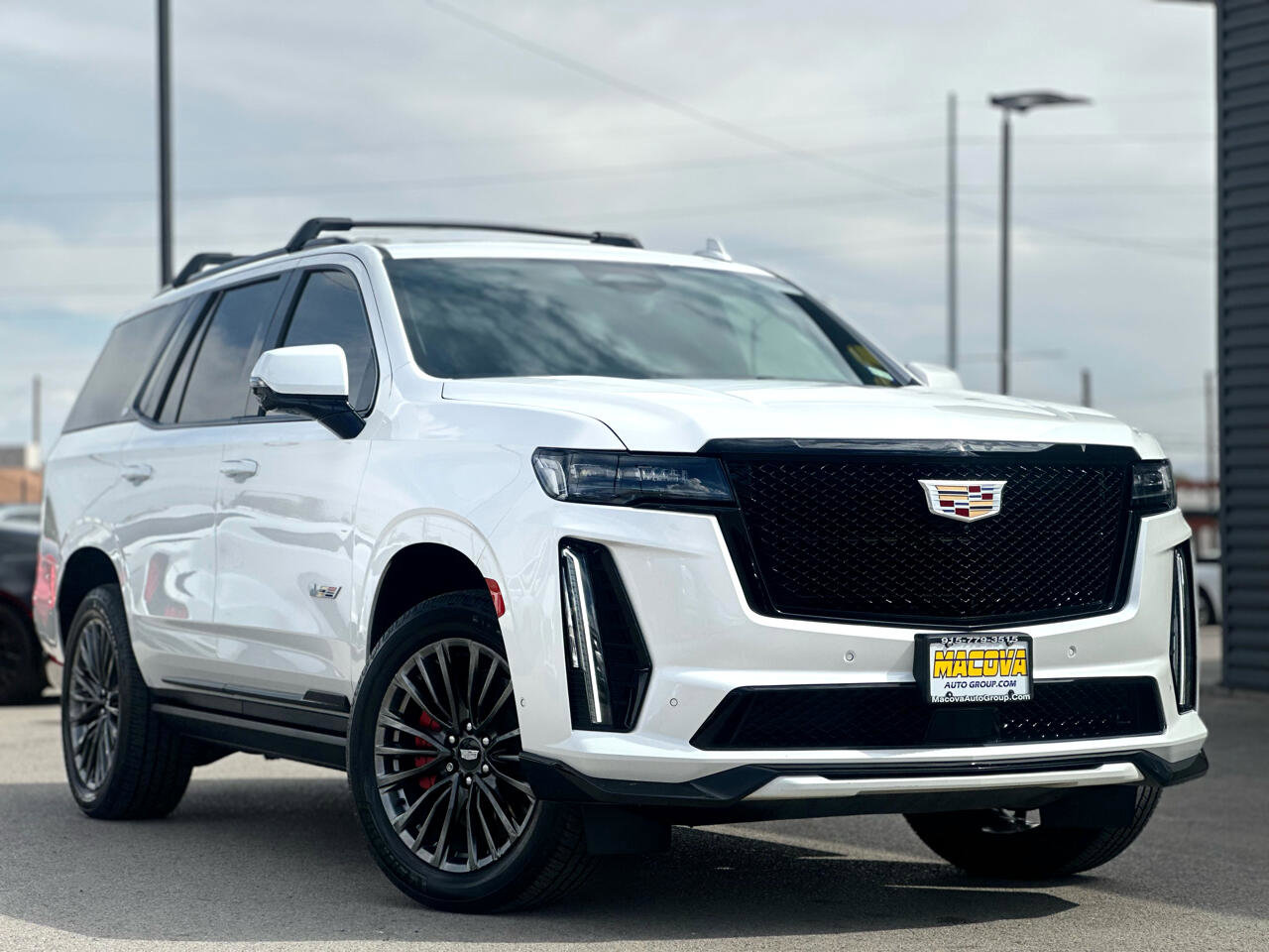 Used 2023 Cadillac Escalade V image 2