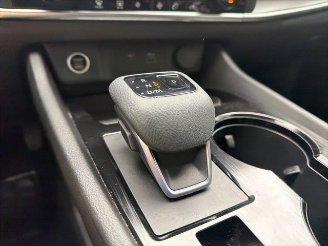 Used 2023 Nissan Rogue SV image 17