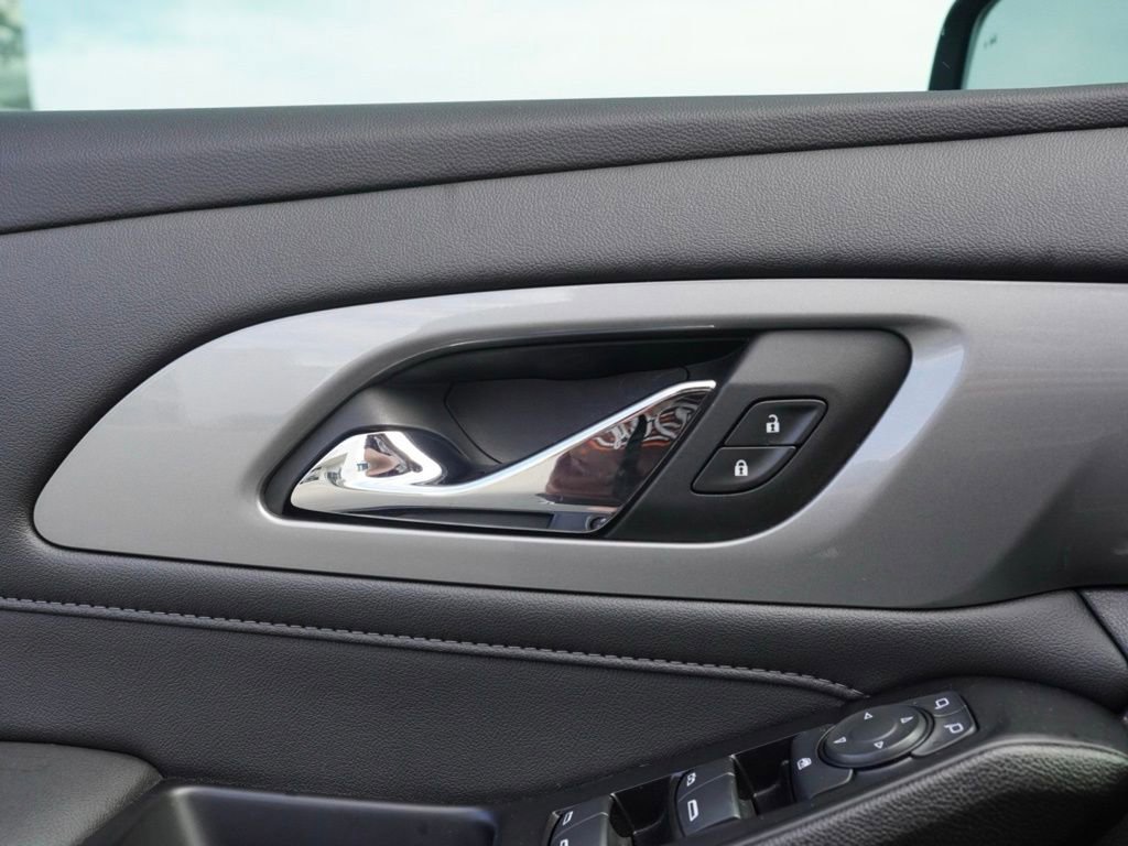Used 2023 Chevrolet Traverse LT image 10