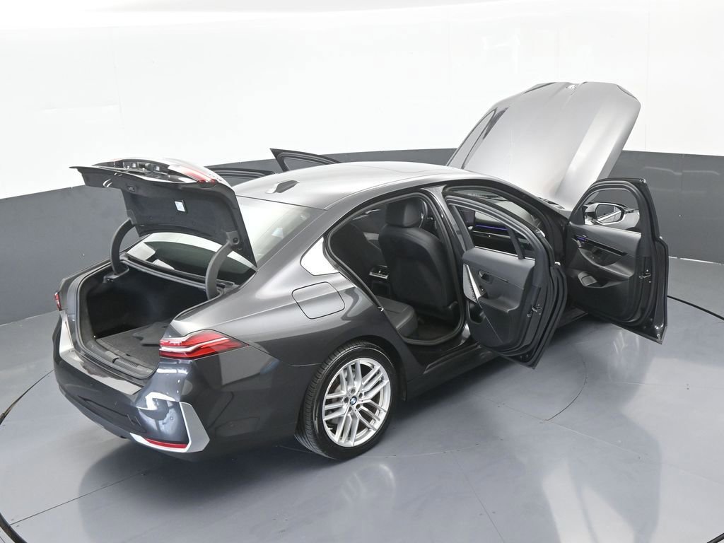 Used 2024 BMW 530i xDrive image 85