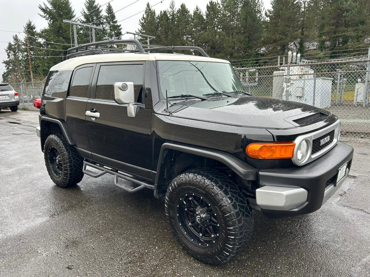 Used 2013 Toyota FJ Cruiser 4WD w/ Convenience Pkg image 4