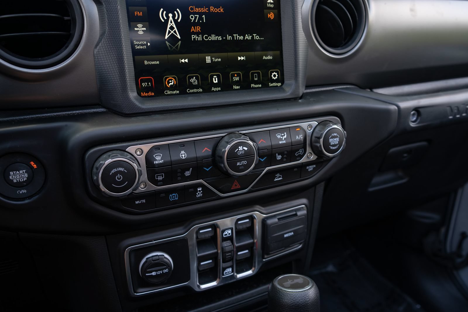 Used 2023 Jeep Wrangler Unlimited w/ Sun & Screen Package AWD/4WD image 26
