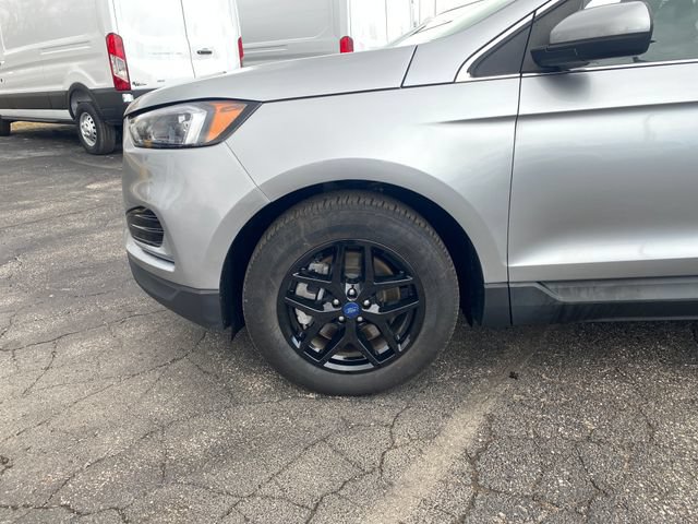 Used 2024 Ford Edge SEL AWD/4WD image 16