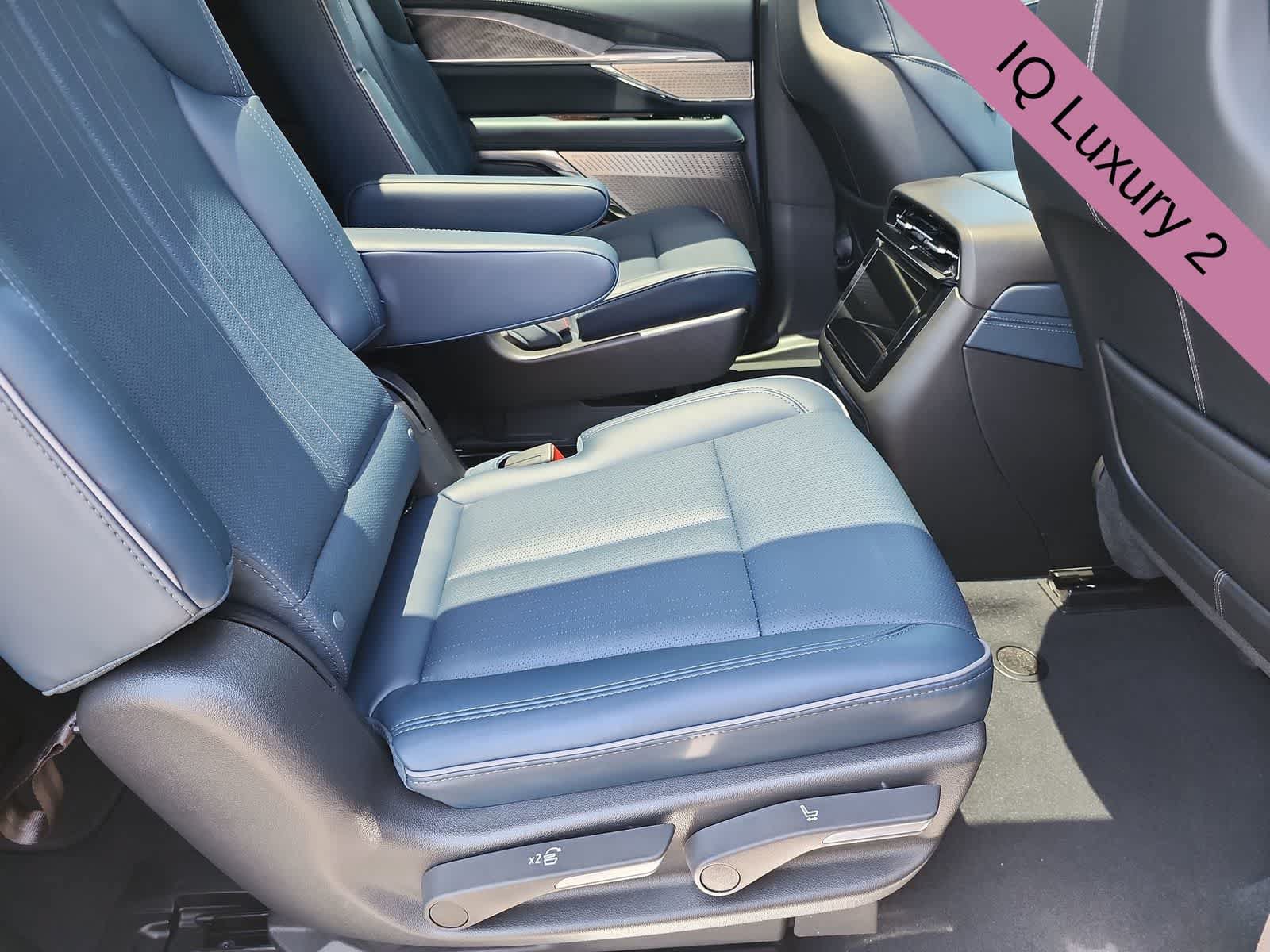 Used 2025 Cadillac Escalade IQ Luxury 2 w/ LPO, Premium Carpet Package AWD/4WD image 17