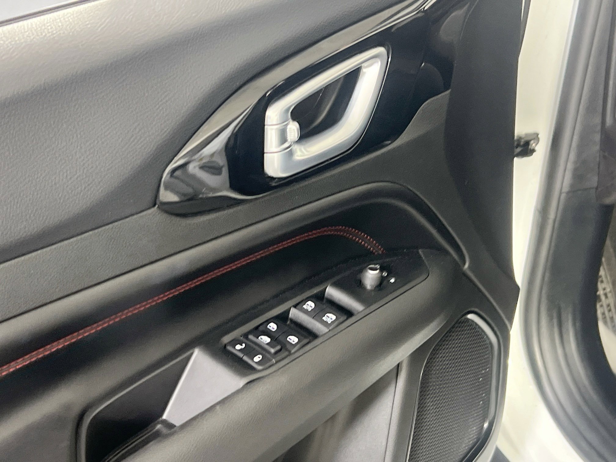 Used 2022 Jeep Compass Trailhawk w/ Trailhawk Convenience Group image 17