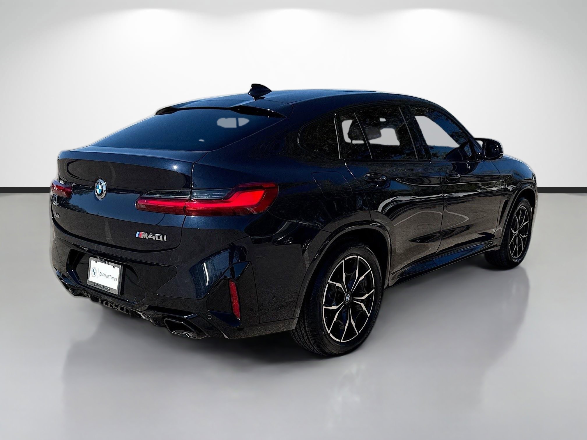 Used 2024 BMW X4 M40i w/ Premium Package image 3