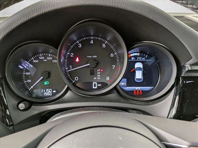 Certified 2025 Porsche Macan Turbo image 16