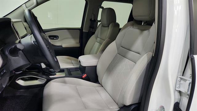 Certified 2025 Nissan Frontier SV RWD image 34