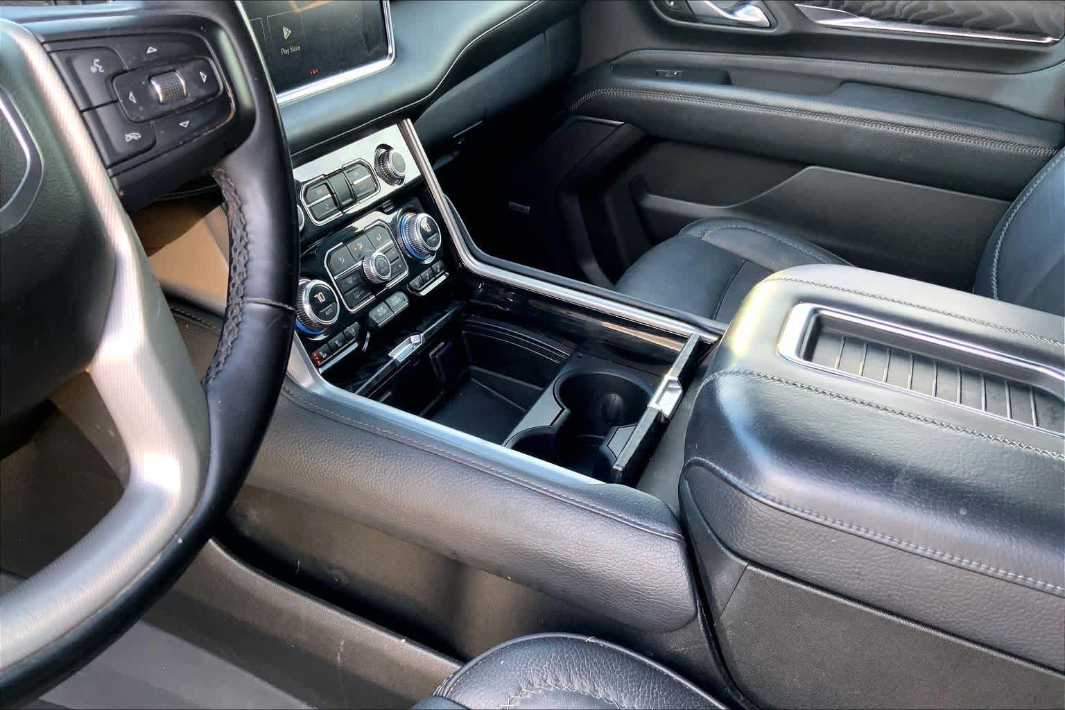 Used 2023 GMC Yukon Denali AWD/4WD image 16