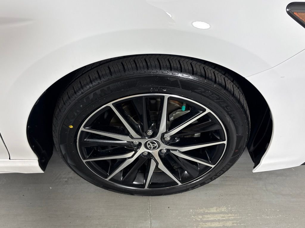 Used 2024 Toyota Camry SE w/ Convenience Package FWD image 11
