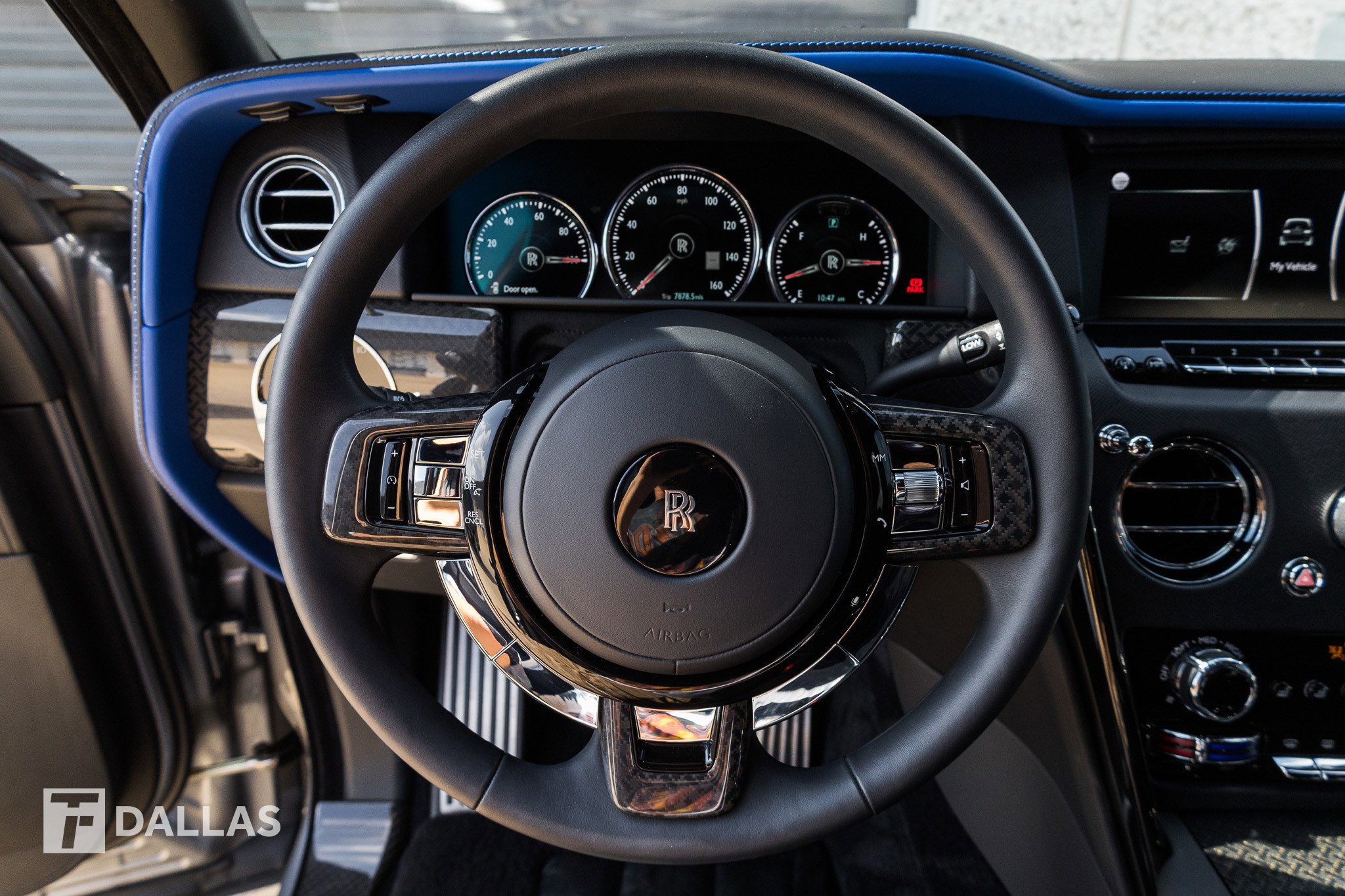 Used 2022 Rolls-Royce Cullinan Black Badge w/ Dark Exterior Package image 26