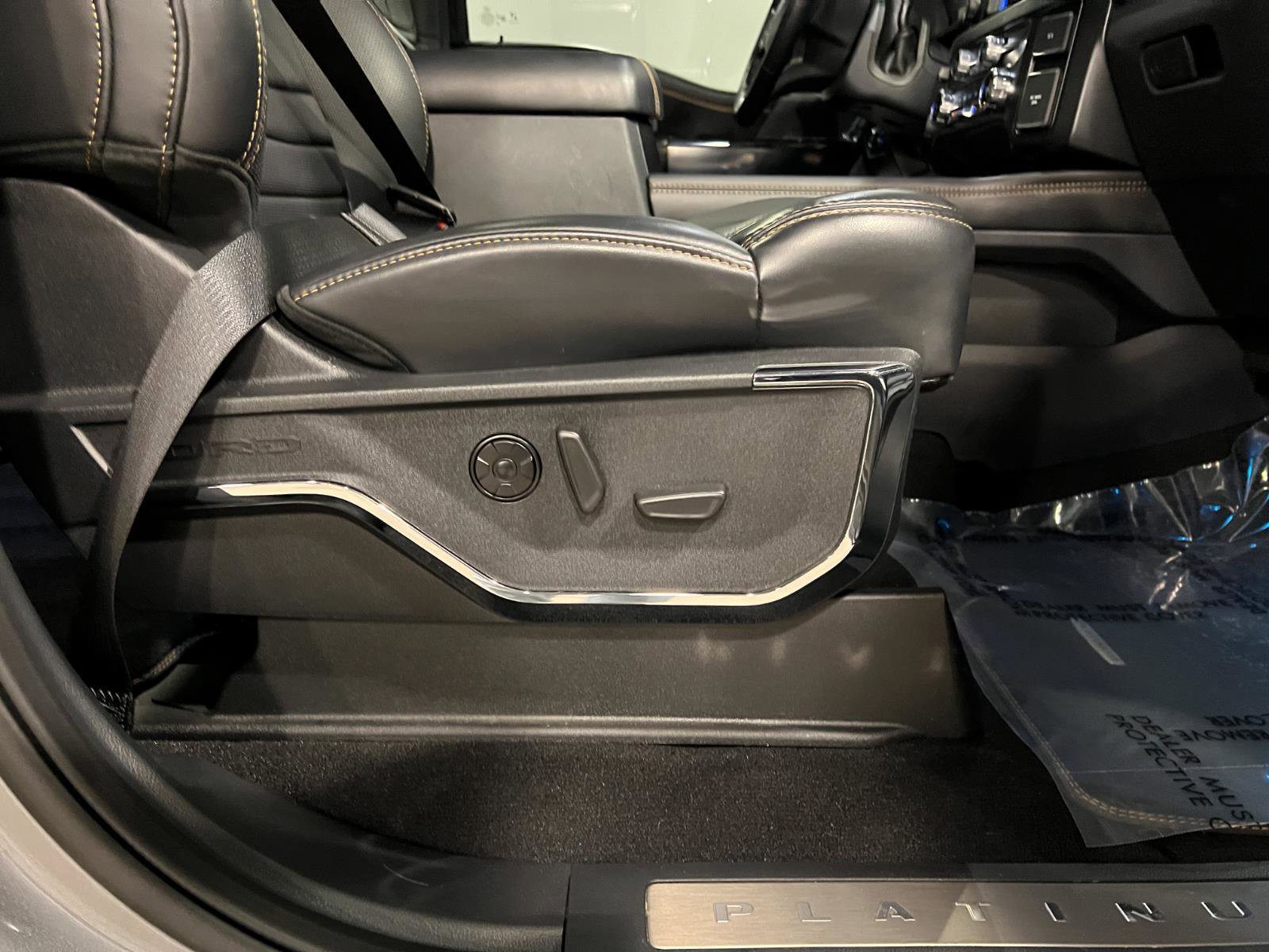 Used 2024 Ford F250 Platinum image 39