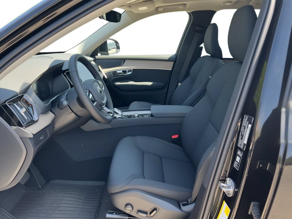 New 2026 Volvo XC90 B6 Plus w/ Protection Package Premier AWD/4WD image 6