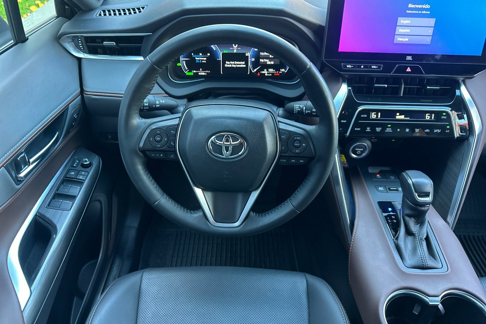 Used 2023 Toyota Venza Limited image 18