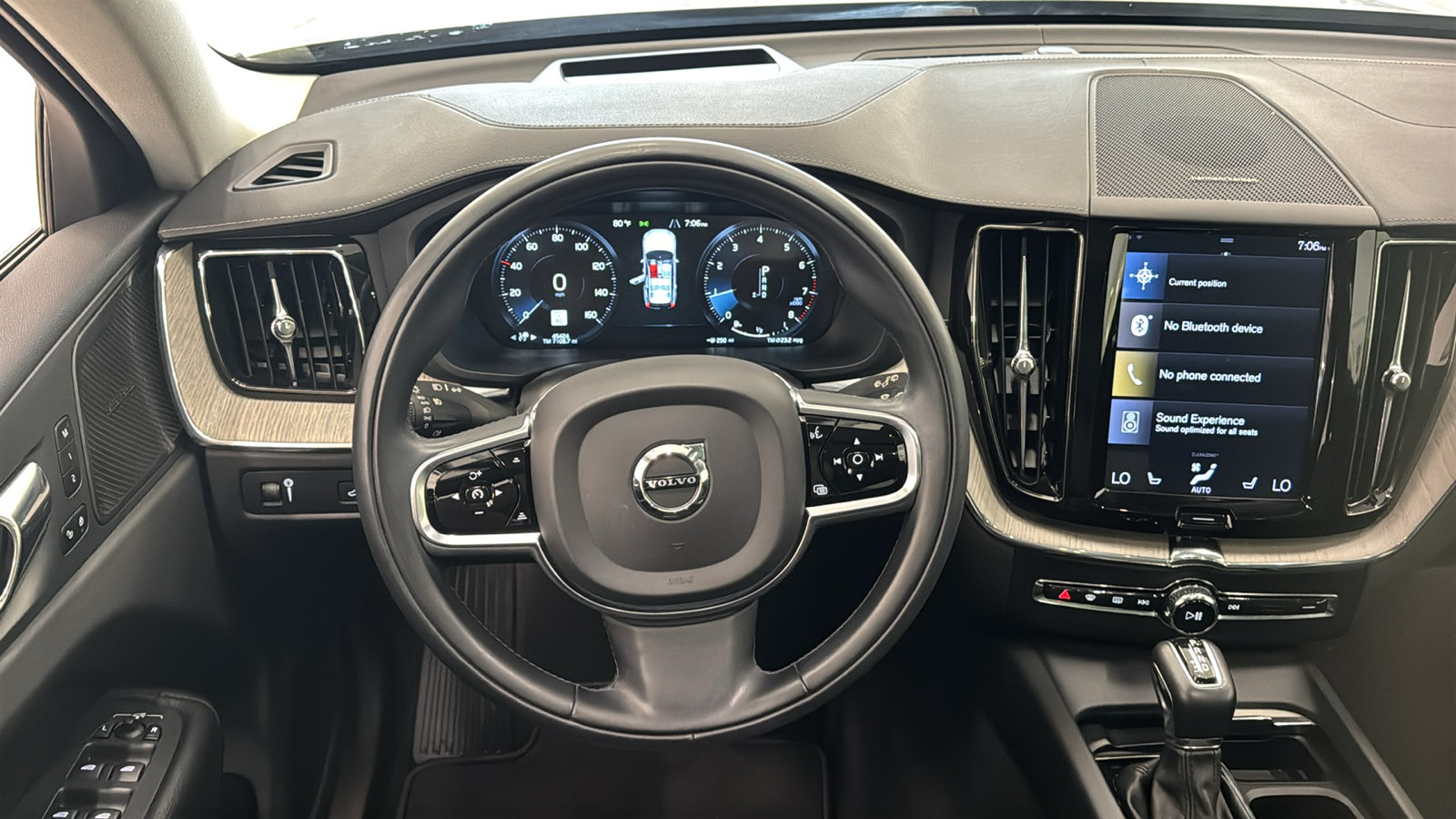 Used 2019 Volvo XC60 T5 Inscription w/ Protection Package Premier AWD/4WD image 12