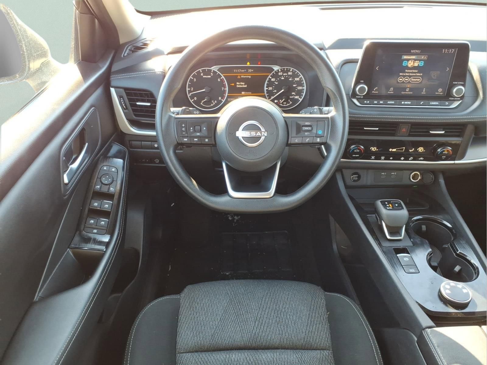 Used 2024 Nissan Rogue SV image 11