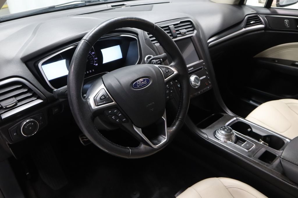 Used 2018 Ford Fusion Titanium image 27