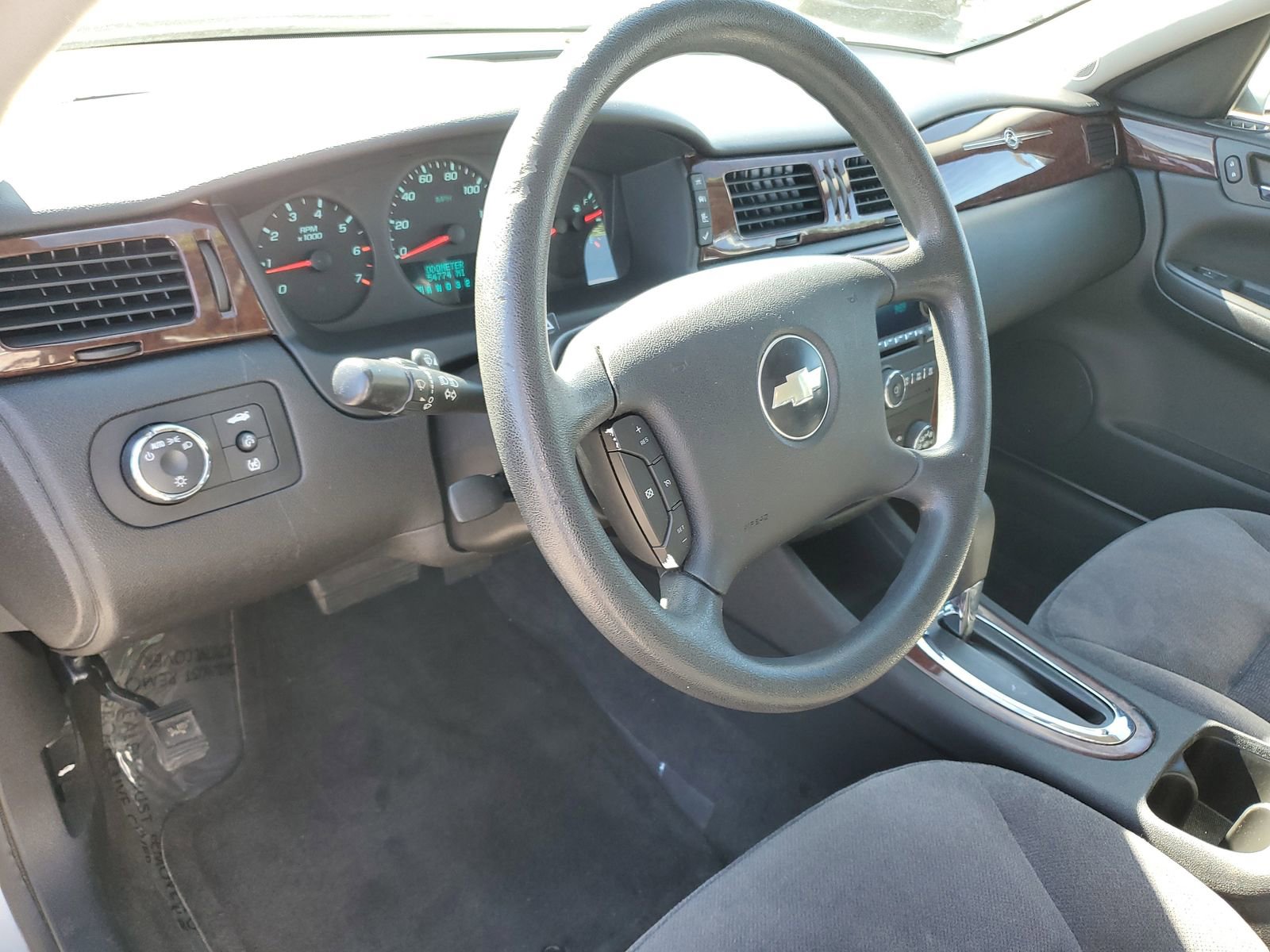 Used 2010 Chevrolet Impala LS FWD image 18