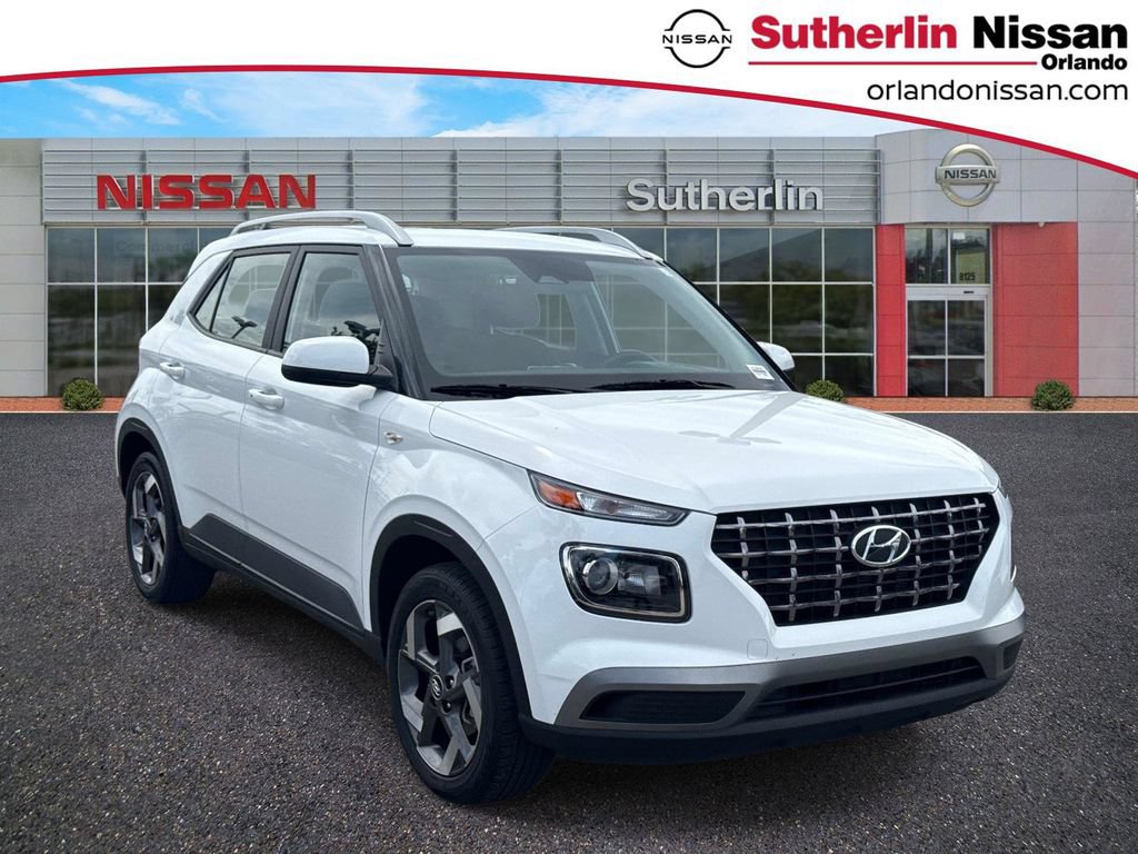 Used 2025 Hyundai Venue SEL FWD image 1