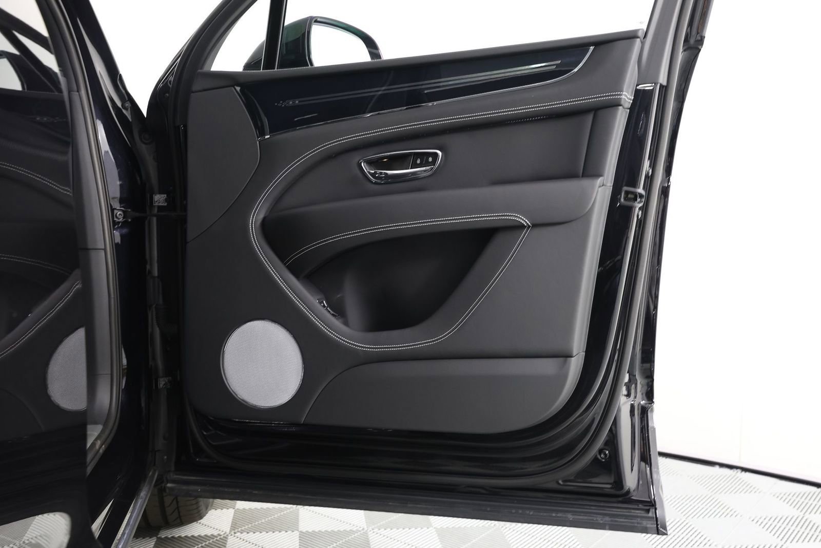 New 2025 Bentley Bentayga Extended Wheelbase image 29
