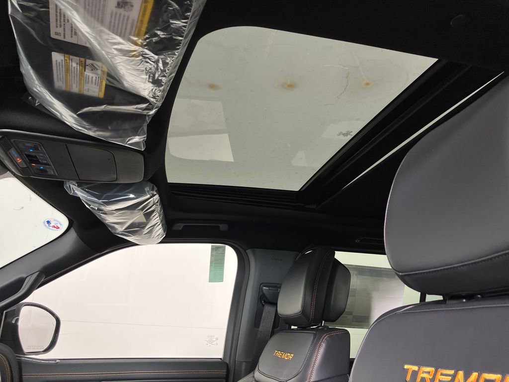 New 2026 Ford Expedition Tremor image 33