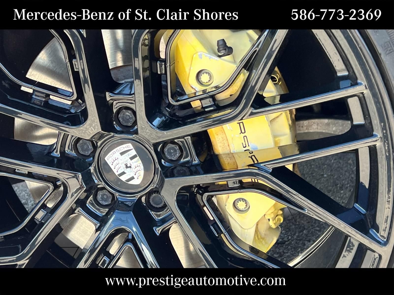 Used 2021 Porsche Macan w/ Premium Package AWD/4WD image 12