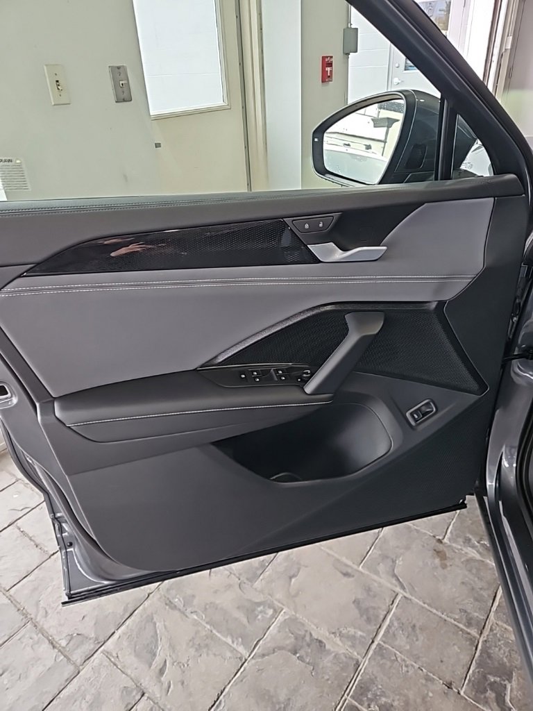 New 2026 Volkswagen Tiguan SE image 26