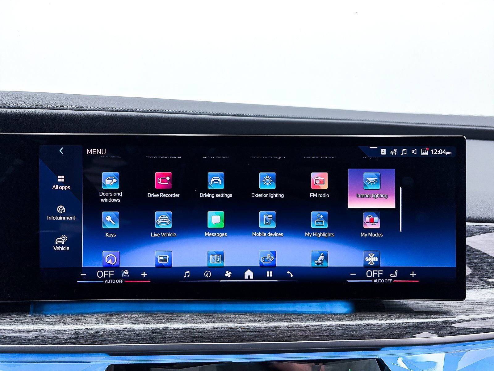 Used 2023 BMW 740i w/ Executive Package image 39