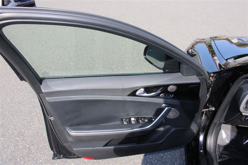 Used 2018 Kia Stinger Premium AWD/4WD image 11