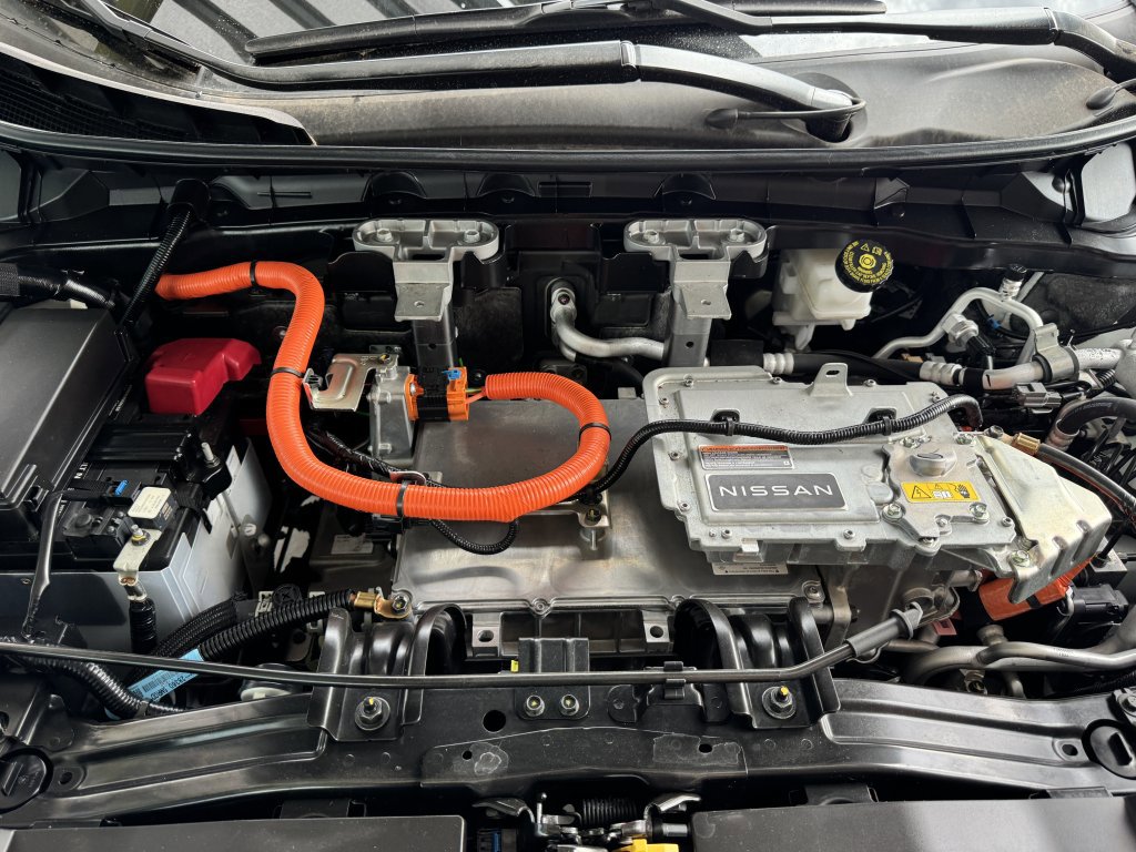 Used 2024 Nissan Ariya FWD image 44