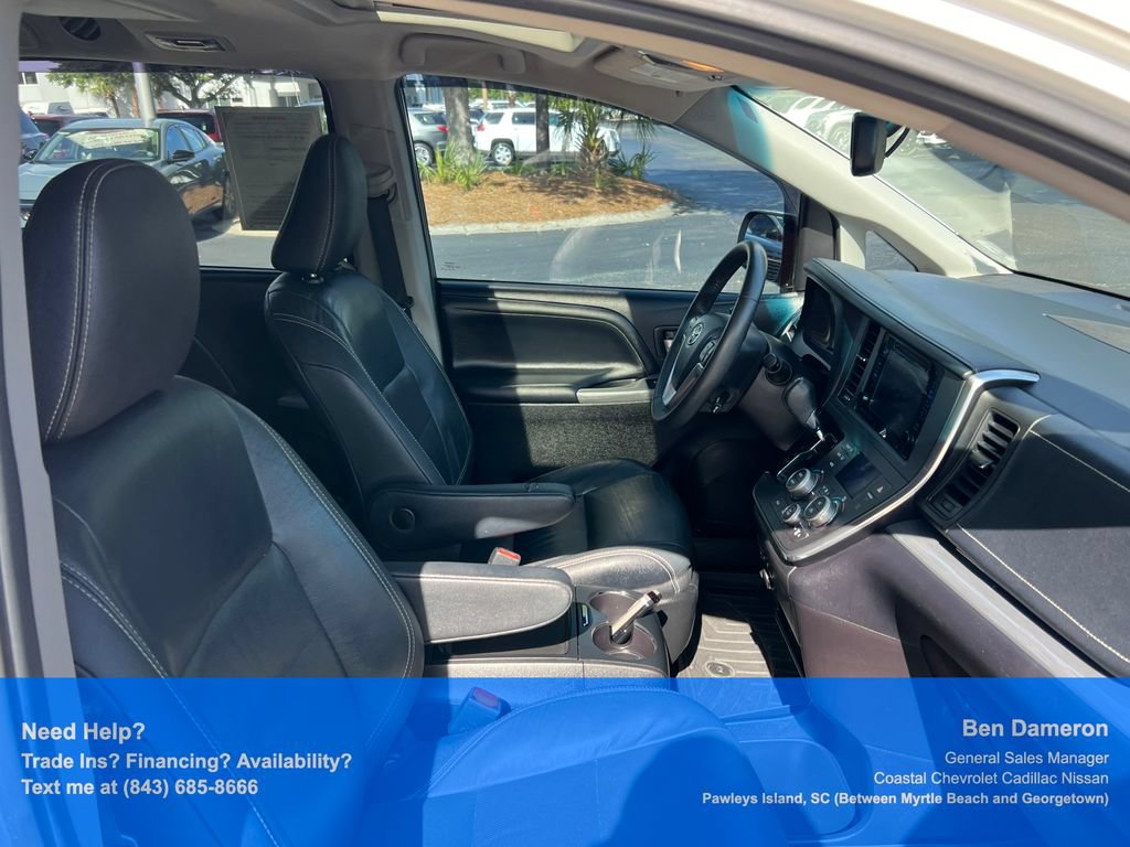 Used 2017 Toyota Sienna SE Premium FWD image 26
