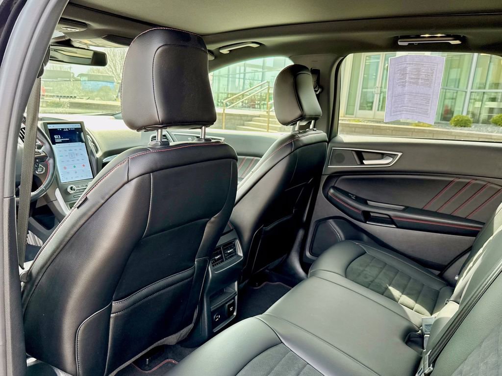 Certified 2021 Ford Edge ST-Line image 12
