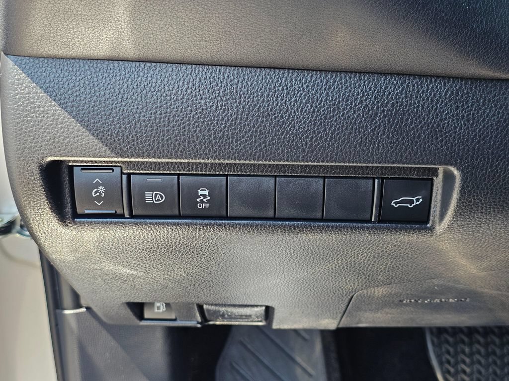 Certified 2023 Toyota Venza LE AWD/4WD image 25