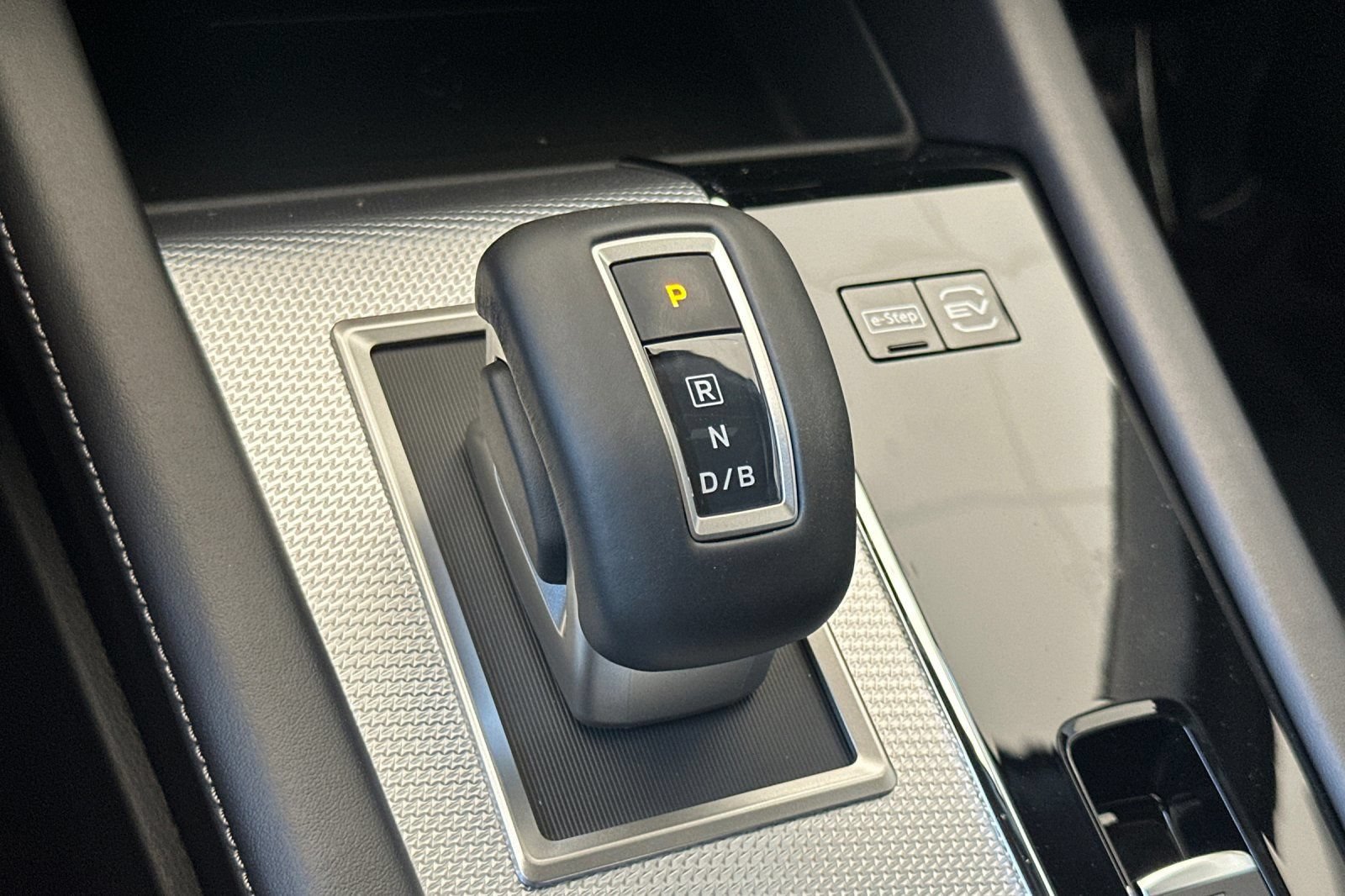 New 2026 Nissan Rogue Platinum AWD/4WD image 24