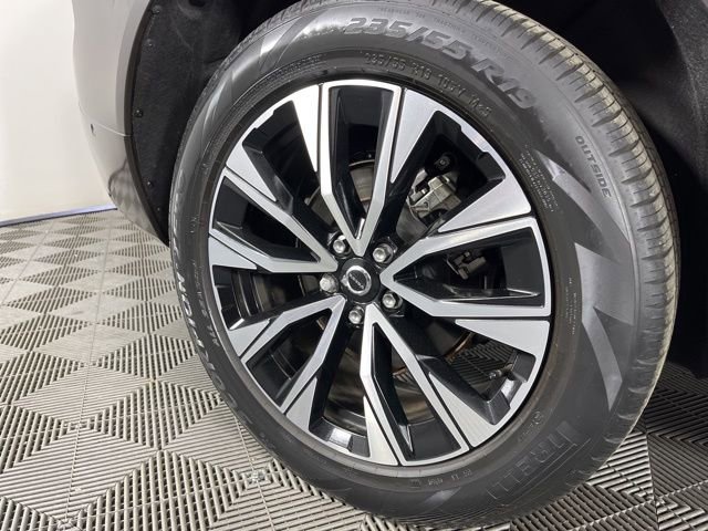 Used 2023 Volvo XC60 B5 Plus w/ Protection Package Premier FWD image 15