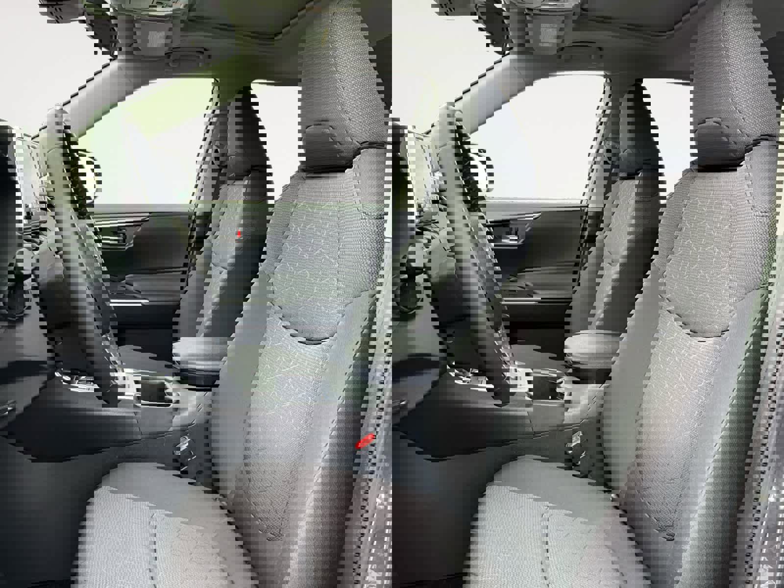 Used 2023 Toyota RAV4 XLE w/ Convenience Package image 9