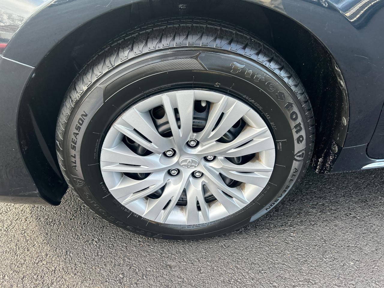 Used 2013 Toyota Camry XLE image 9