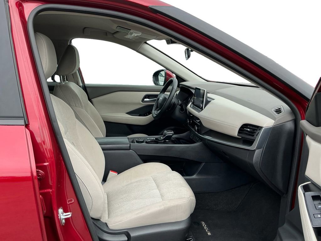 Used 2025 Nissan Rogue SV AWD/4WD image 22