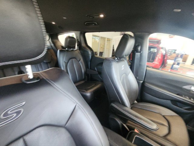 Used 2026 Chrysler Pacifica Select w/ S Appearance Package FWD image 15